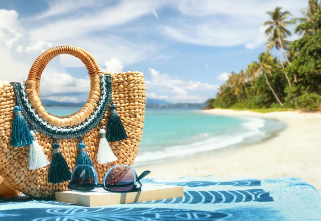 vệ sinh túi đi biển đúng cách